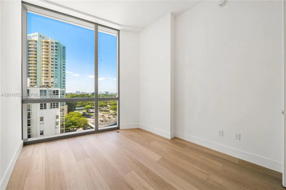 175 25 RD #804 Miami, FL 33129