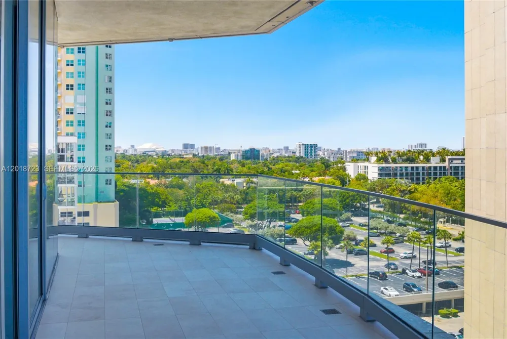 175 25 RD #804 Miami, FL 33129