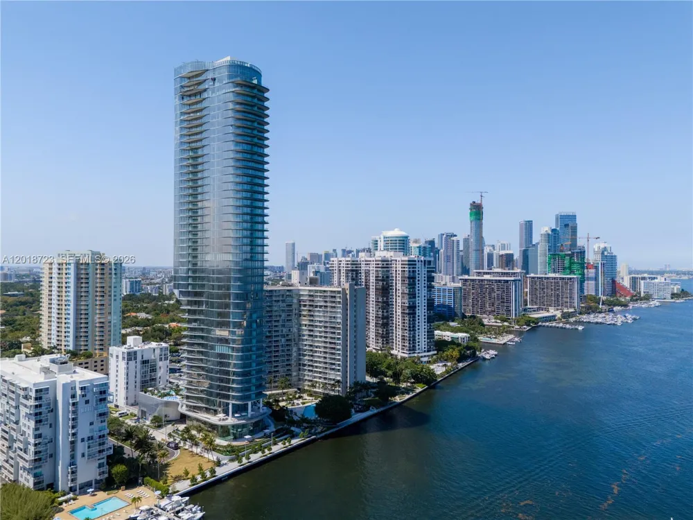 175 25 RD #804 Miami, FL 33129
