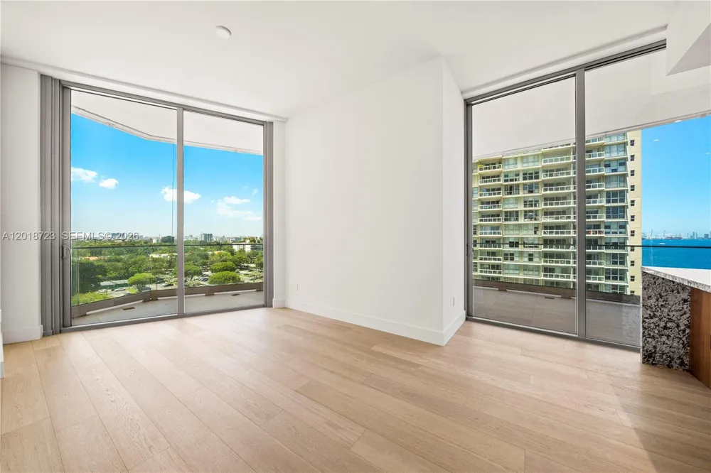 175 25 RD #804 Miami, FL 33129