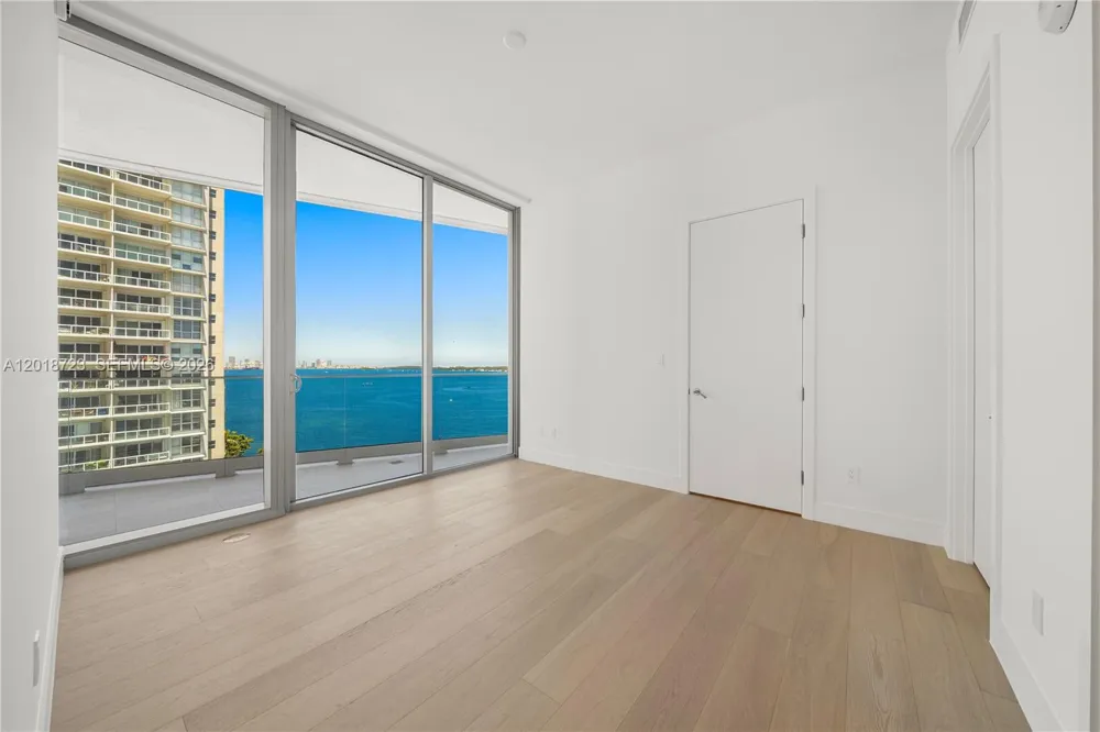 175 25 RD #804 Miami, FL 33129
