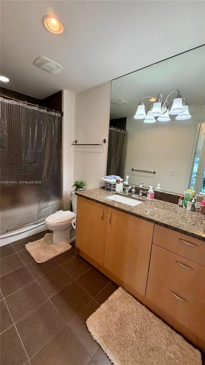 300 S Biscayne Blvd #T-3212 Miami, FL 33131
