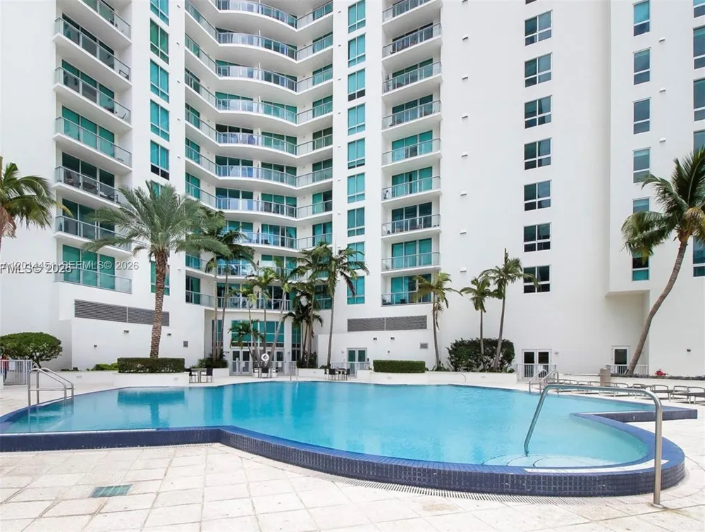 300 S Biscayne Blvd #T-3212 Miami, FL 33131