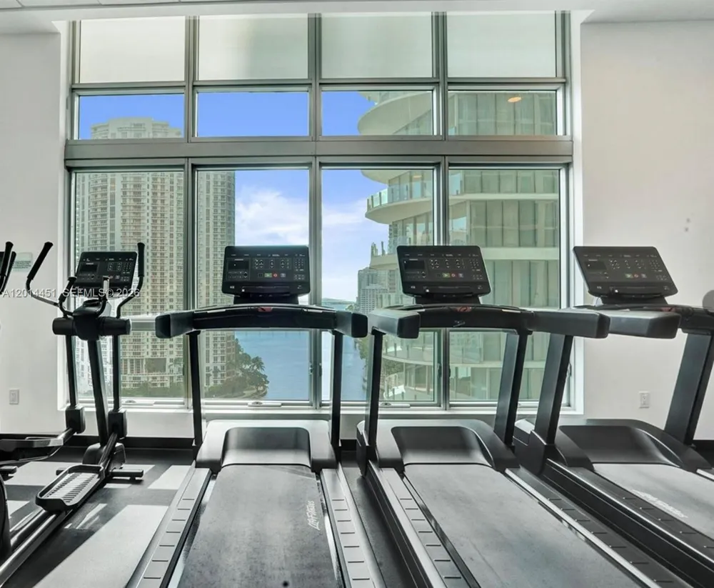 300 S Biscayne Blvd #T-3212 Miami, FL 33131