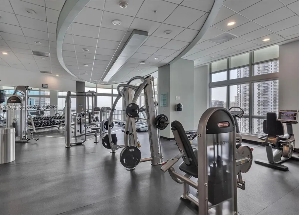 300 S Biscayne Blvd #T-3212 Miami, FL 33131