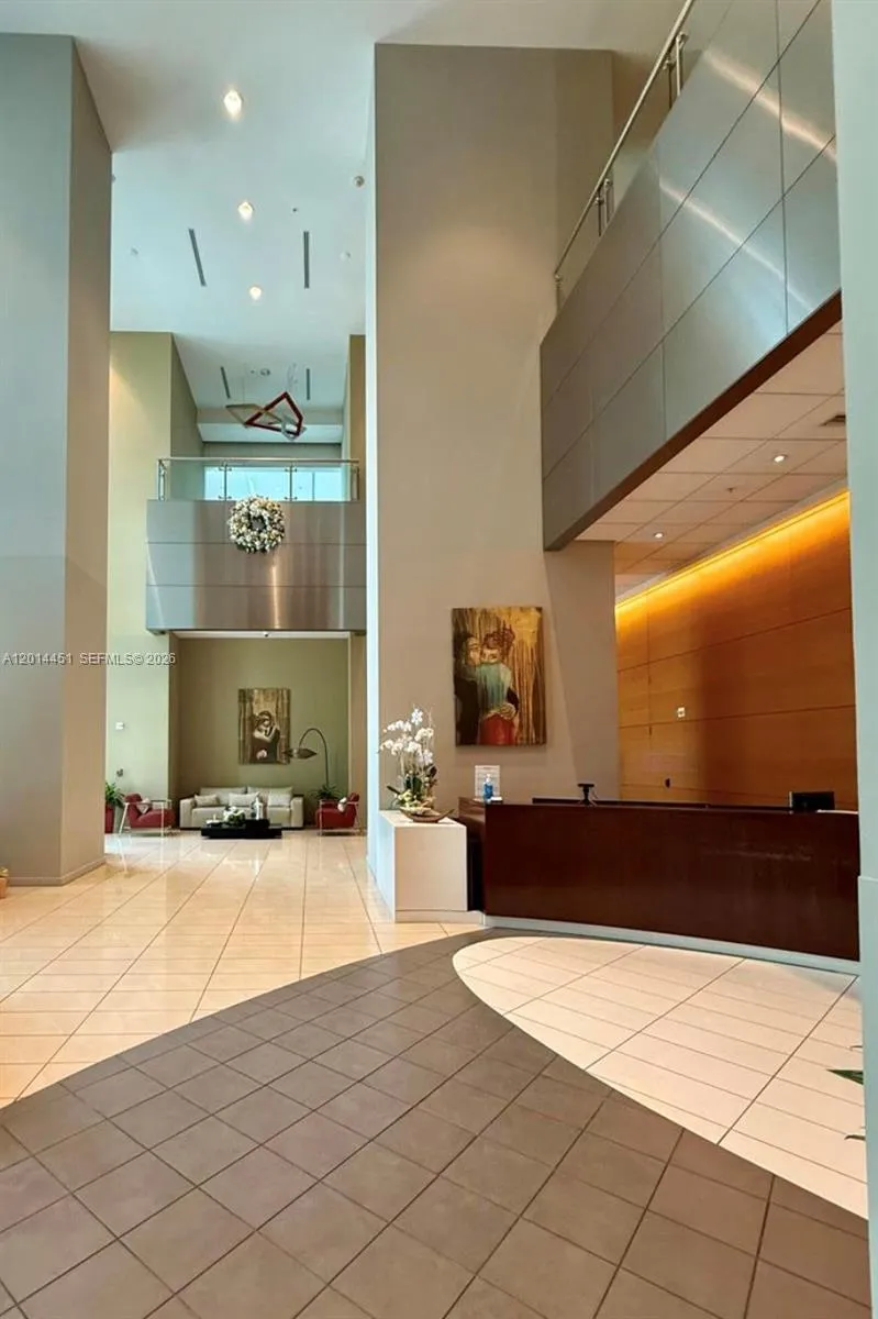 300 S Biscayne Blvd #T-3212 Miami, FL 33131