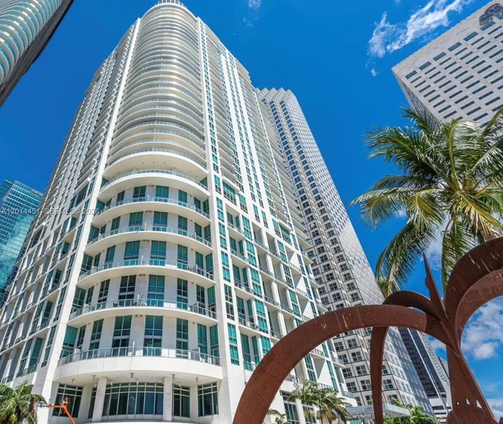 300 S Biscayne Blvd #T-3212 Miami, FL 33131