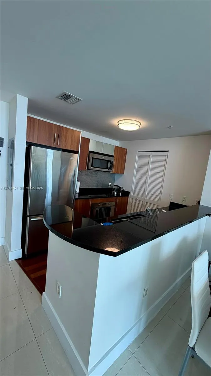 300 S Biscayne Blvd #T-3212 Miami, FL 33131