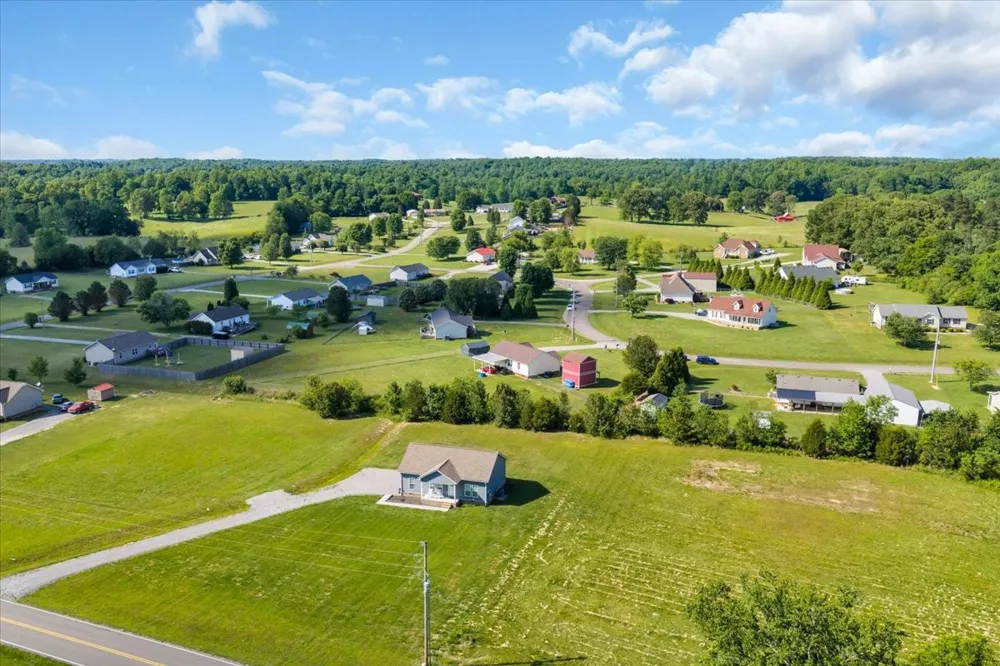 148 Rileys Bend Rd Lynchburg, TN 37352