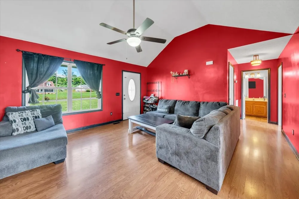 148 Rileys Bend Rd Lynchburg, TN 37352