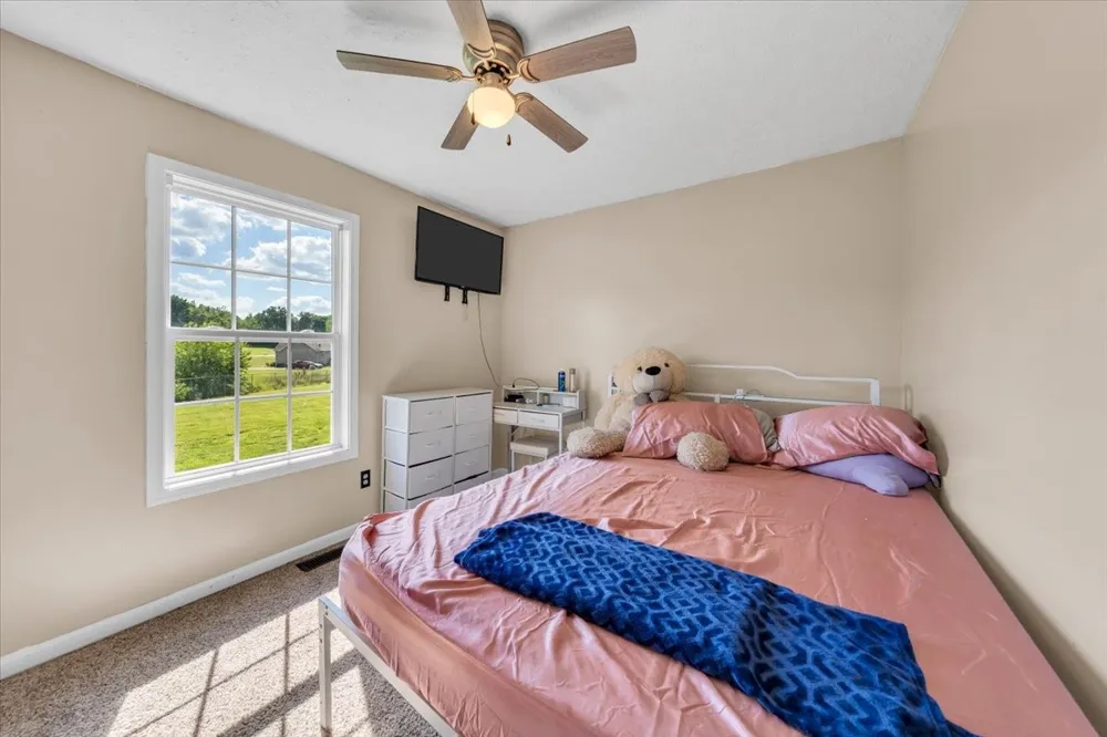 148 Rileys Bend Rd Lynchburg, TN 37352