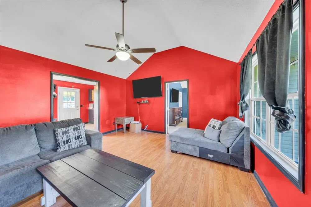 148 Rileys Bend Rd Lynchburg, TN 37352