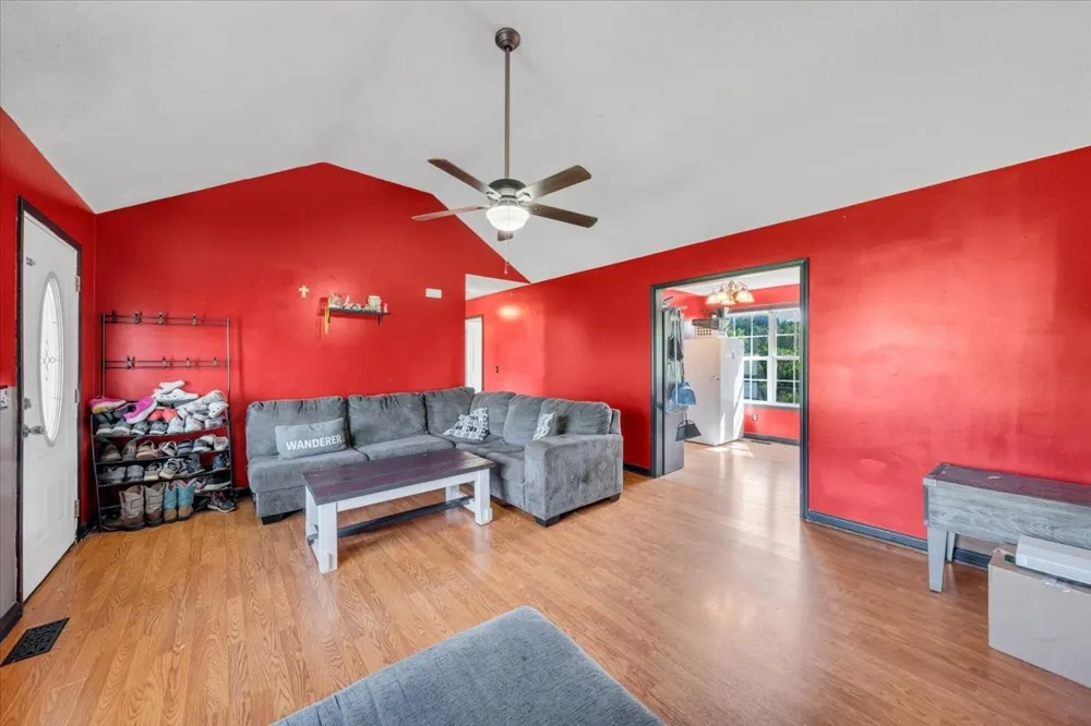 148 Rileys Bend Rd Lynchburg, TN 37352