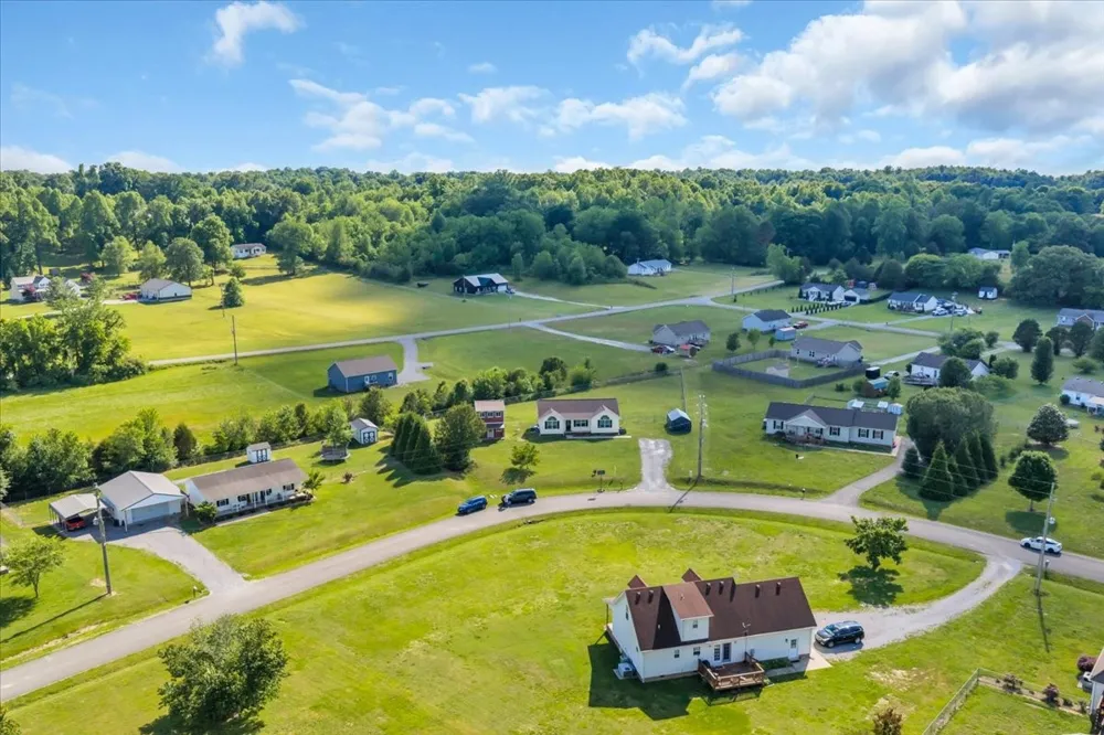 148 Rileys Bend Rd Lynchburg, TN 37352