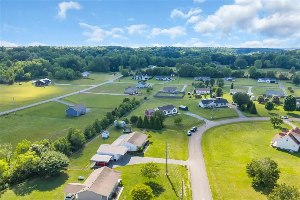 148 Rileys Bend Rd Lynchburg, TN 37352