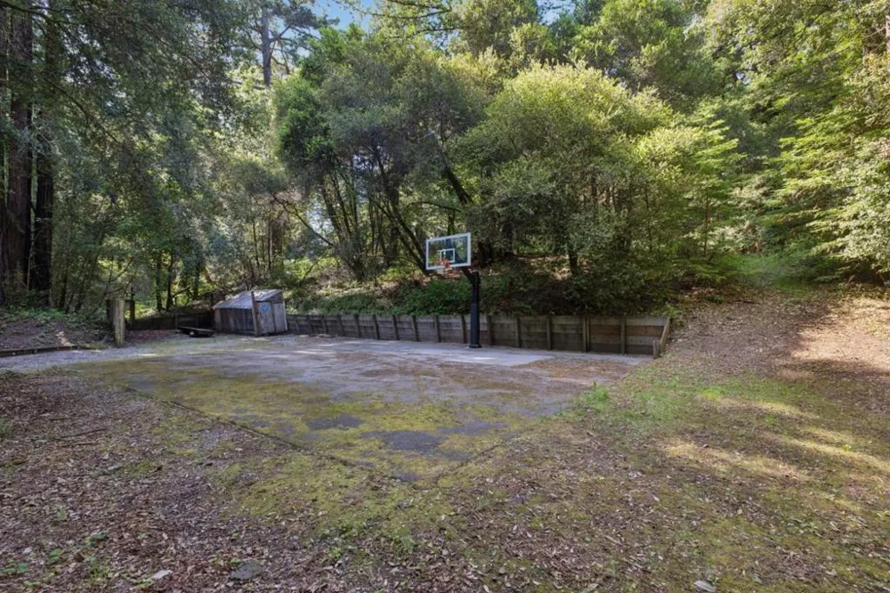 6774 La Honda Road La Honda, CA 94020