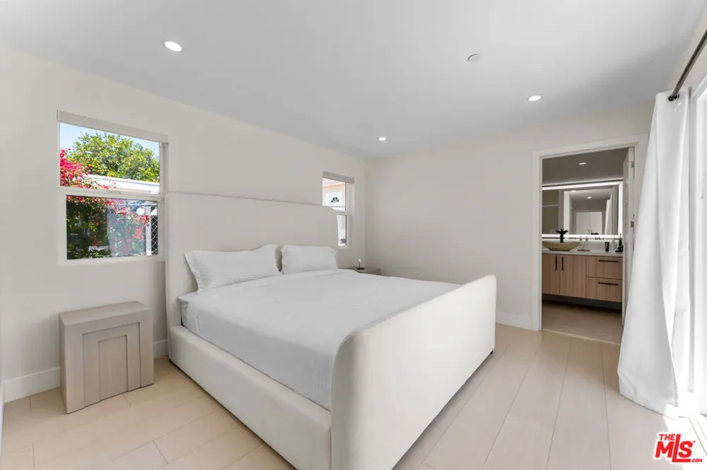 10360 Mcclemont Avenue Tujunga, CA 91042