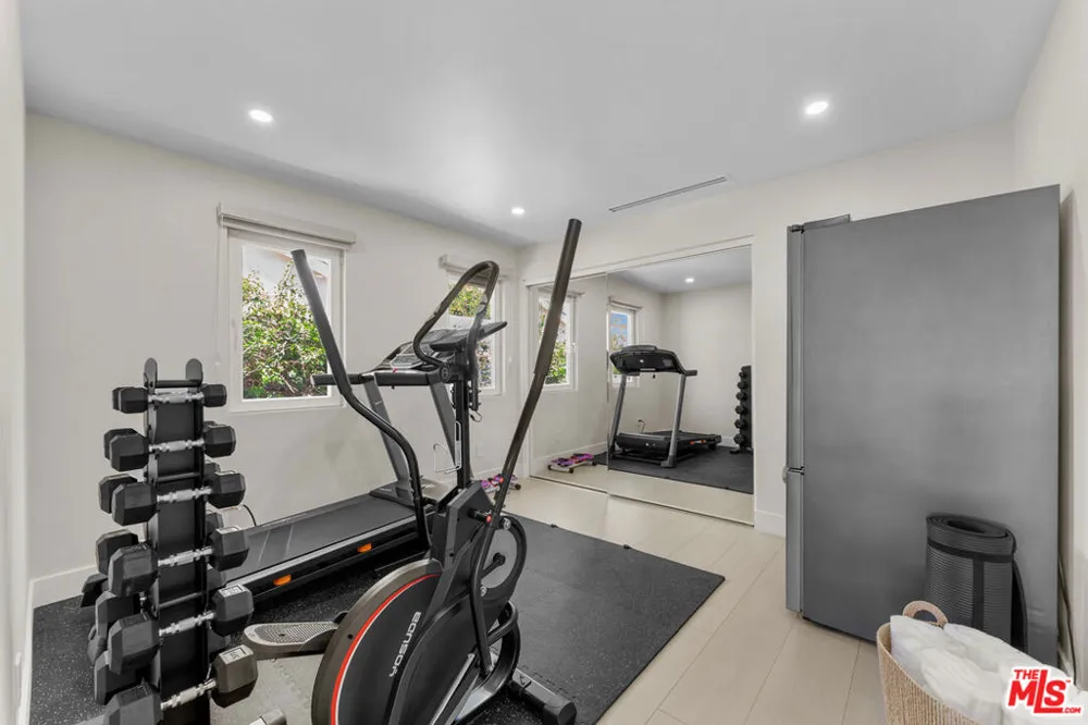 10360 Mcclemont Avenue Tujunga, CA 91042