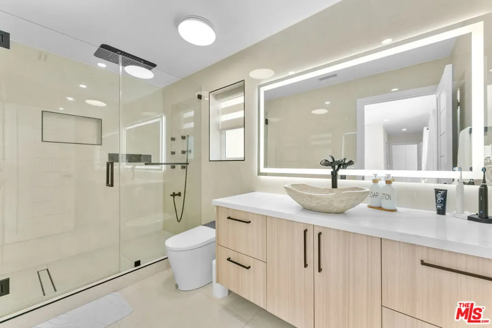 10360 Mcclemont Avenue Tujunga, CA 91042