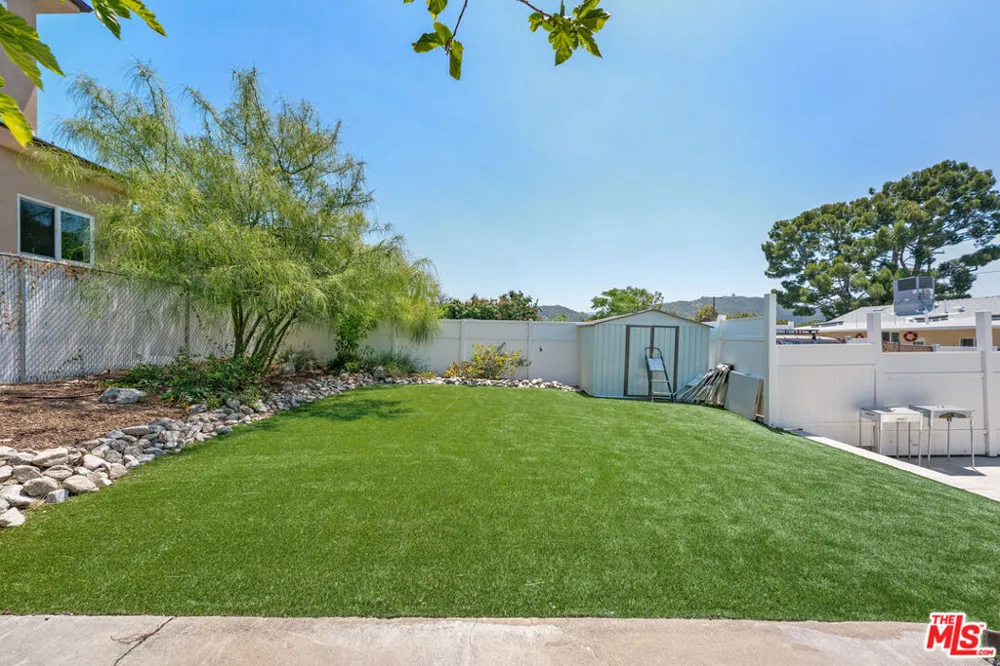 10360 Mcclemont Avenue Tujunga, CA 91042