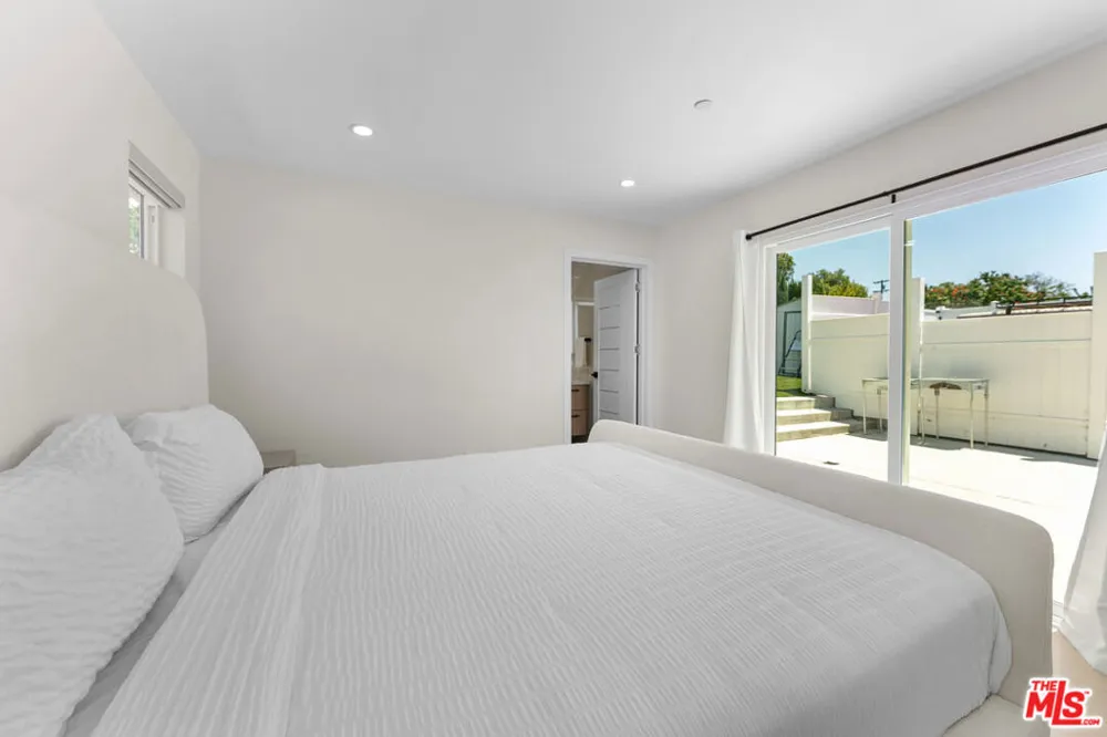 10360 Mcclemont Avenue Tujunga, CA 91042