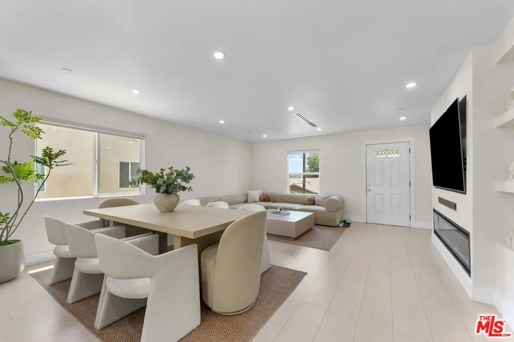 10360 Mcclemont Avenue Tujunga, CA 91042