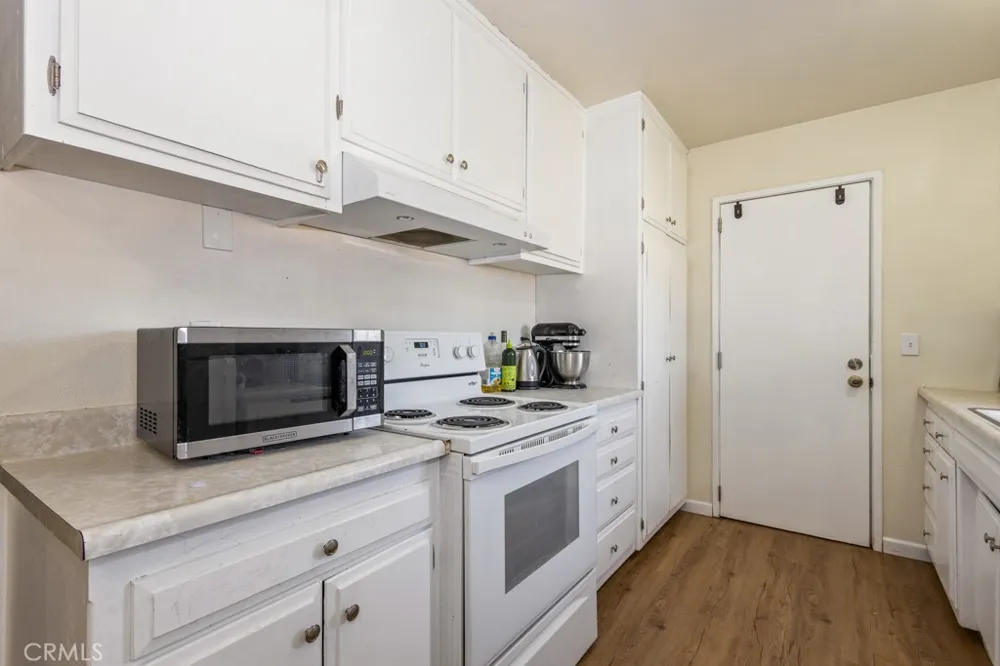 516 Onyx Hemet, CA 92543