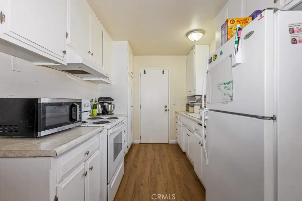 516 Onyx Hemet, CA 92543