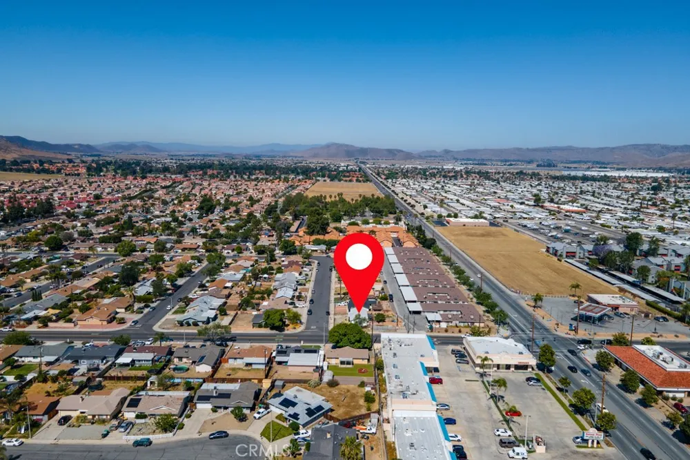 516 Onyx Hemet, CA 92543