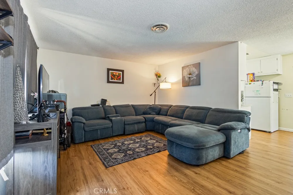 516 Onyx Hemet, CA 92543