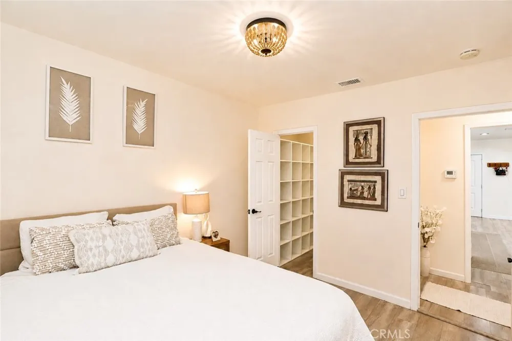 11818 Cheshire Norwalk, CA 90650