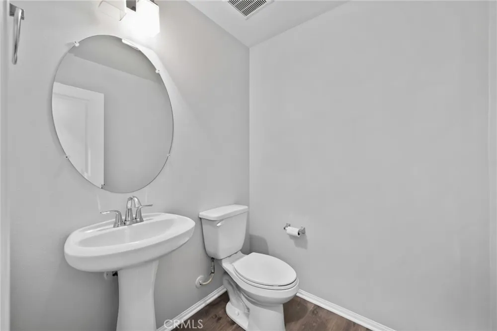6382 Aquila Way Eastvale, CA 91752