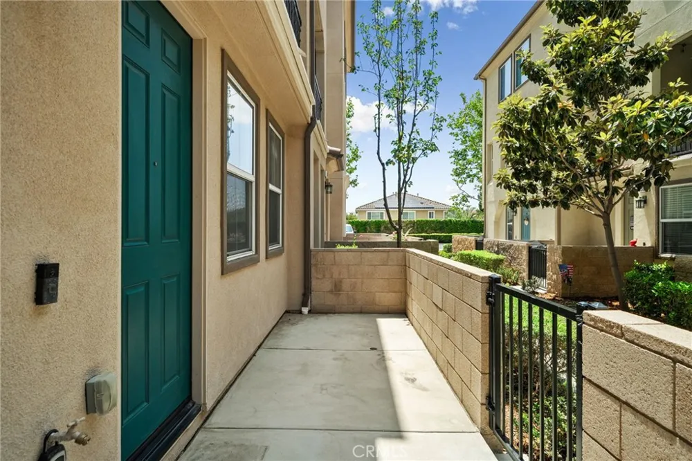 6382 Aquila Way Eastvale, CA 91752