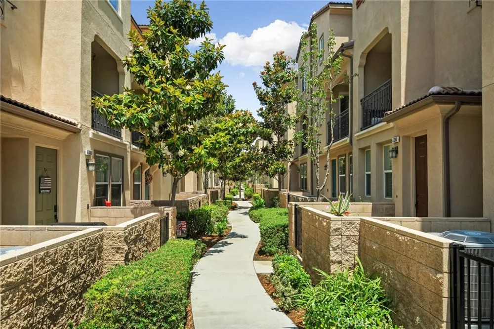 6382 Aquila Way Eastvale, CA 91752