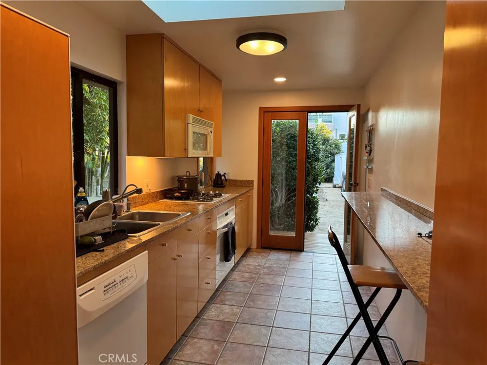 2117 Colby Avenue West Los Angeles, CA 90025