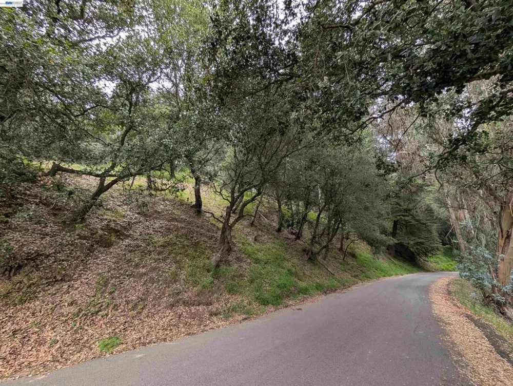 Girvin Dr Oakland, CA 94603