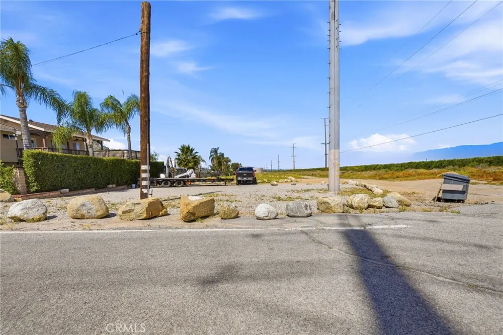 2016 SAN Bernardino Avenue Mentone, CA 92359