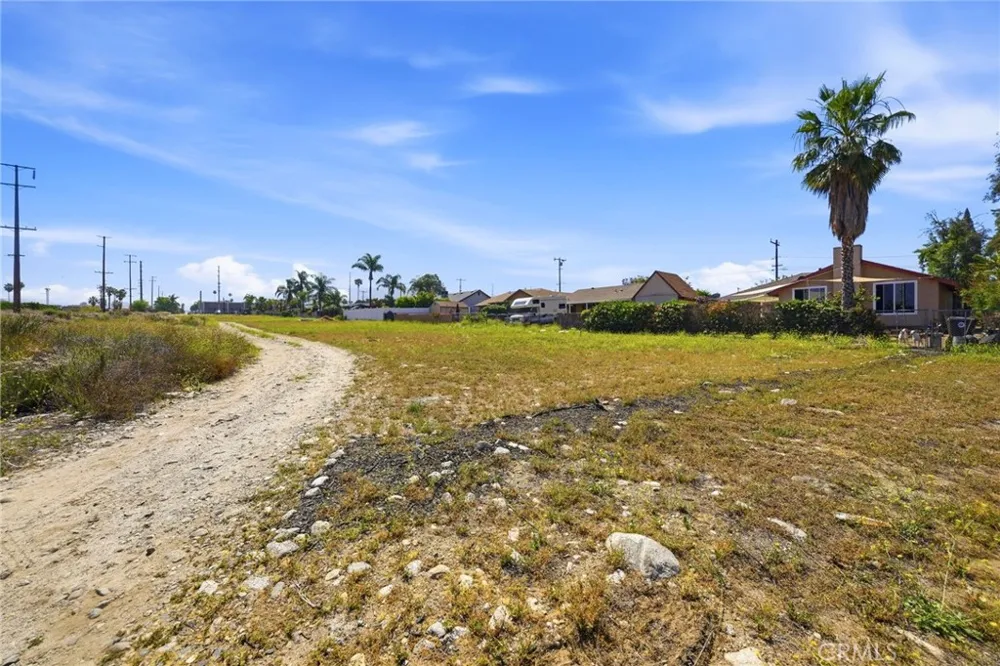 2016 SAN Bernardino Avenue Mentone, CA 92359