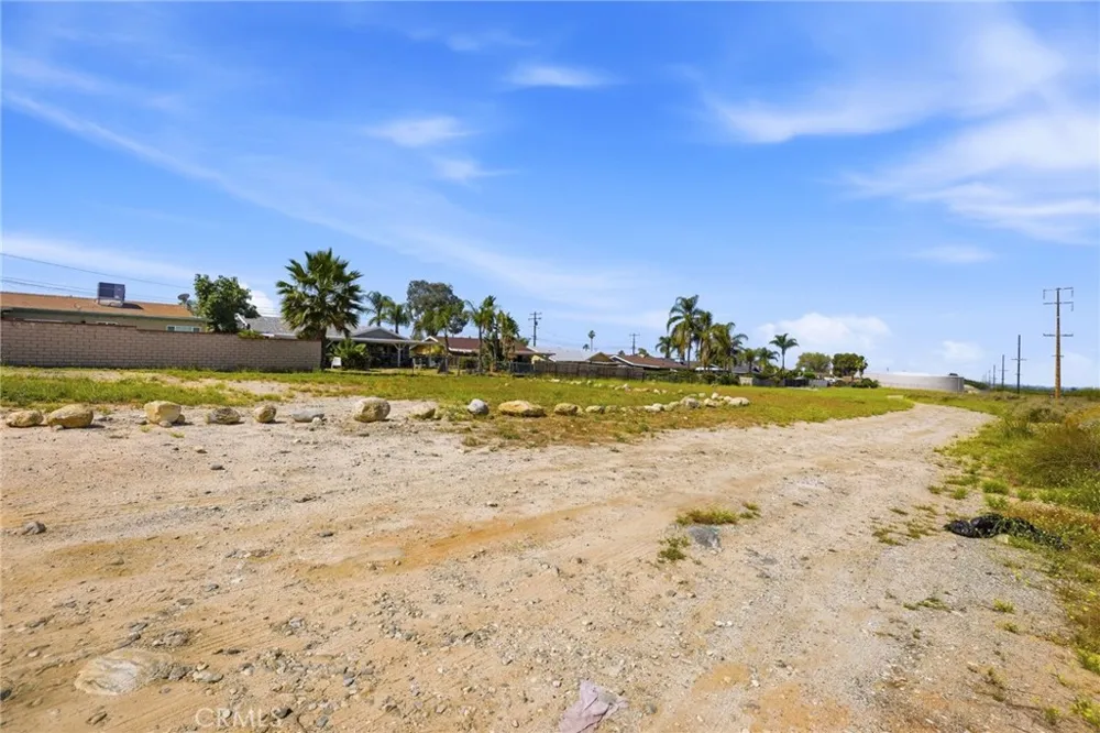 2016 SAN Bernardino Avenue Mentone, CA 92359