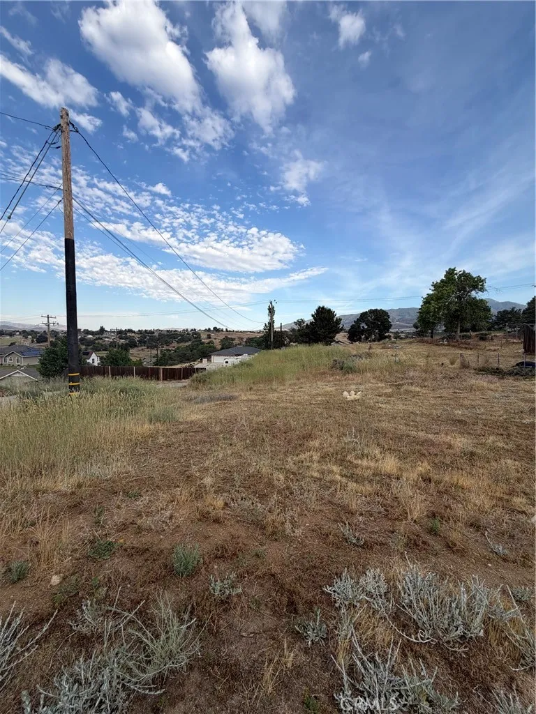 22117 Mccarthy Tehachapi, CA 93561