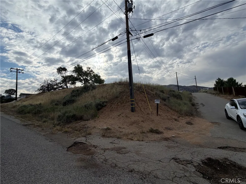 22117 Mccarthy Tehachapi, CA 93561