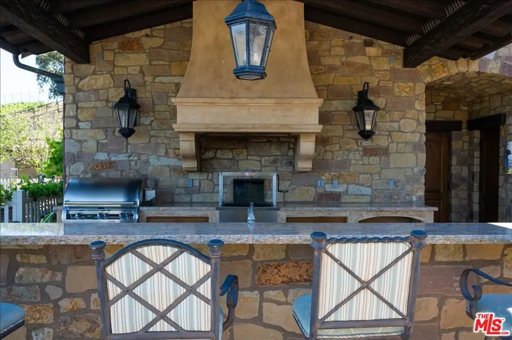 2553 Santa Barbara Avenue Los Olivos, CA 93441