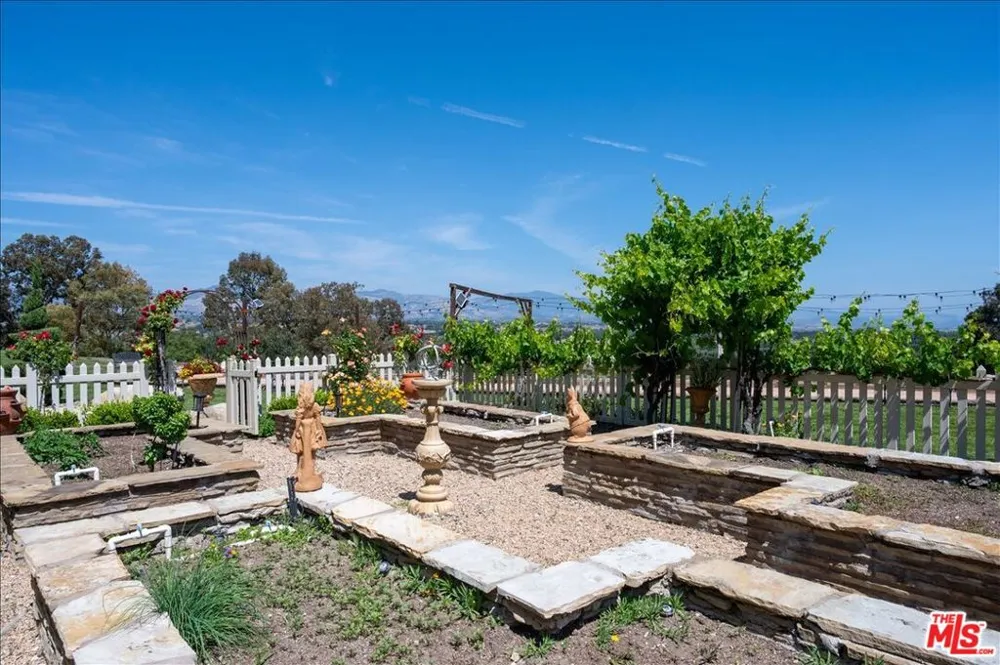 2553 Santa Barbara Avenue Los Olivos, CA 93441