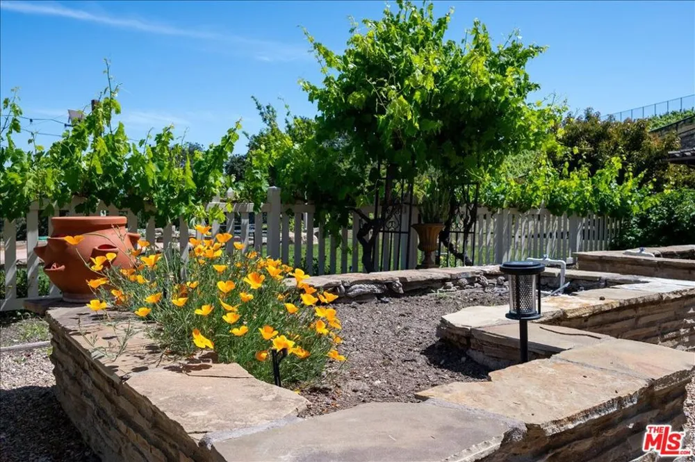 2553 Santa Barbara Avenue Los Olivos, CA 93441