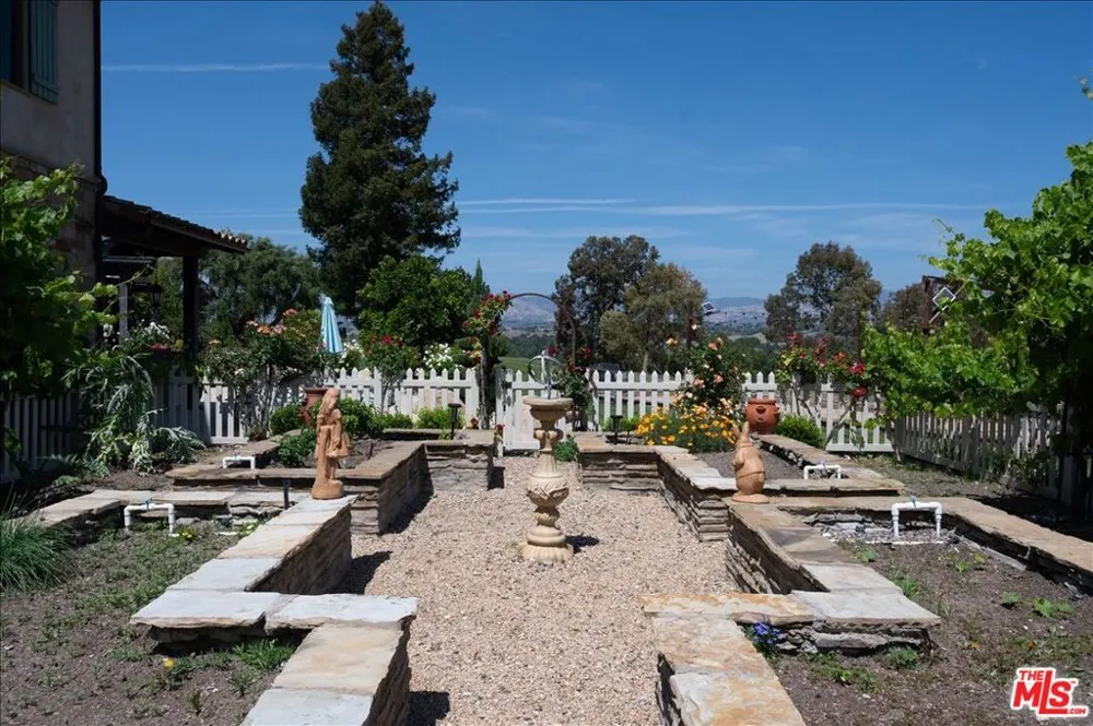 2553 Santa Barbara Avenue Los Olivos, CA 93441
