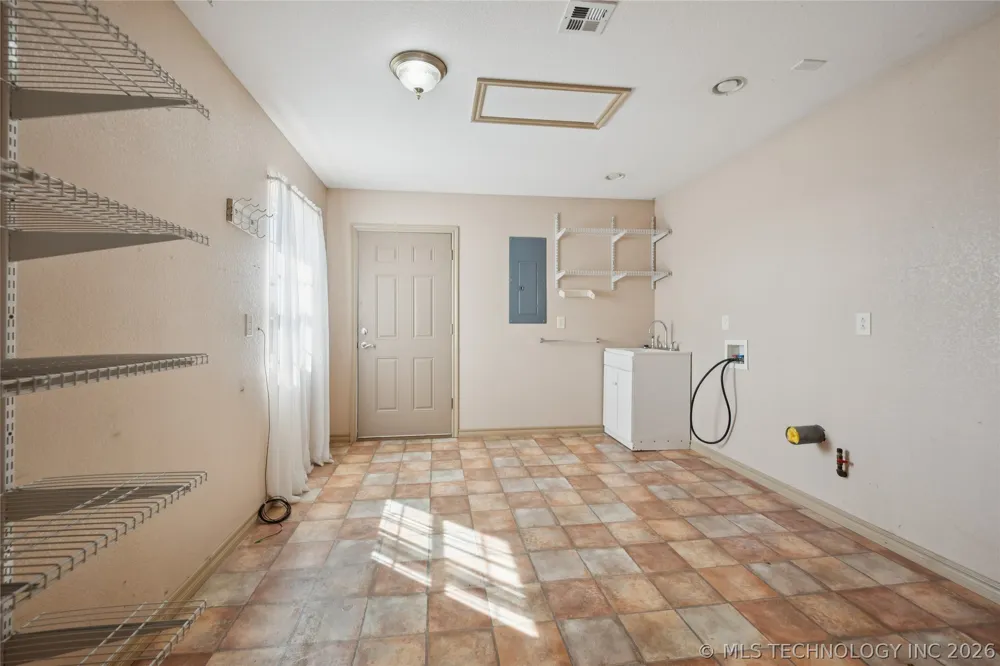 9122 Ns 3540 Road Prague, OK 74864