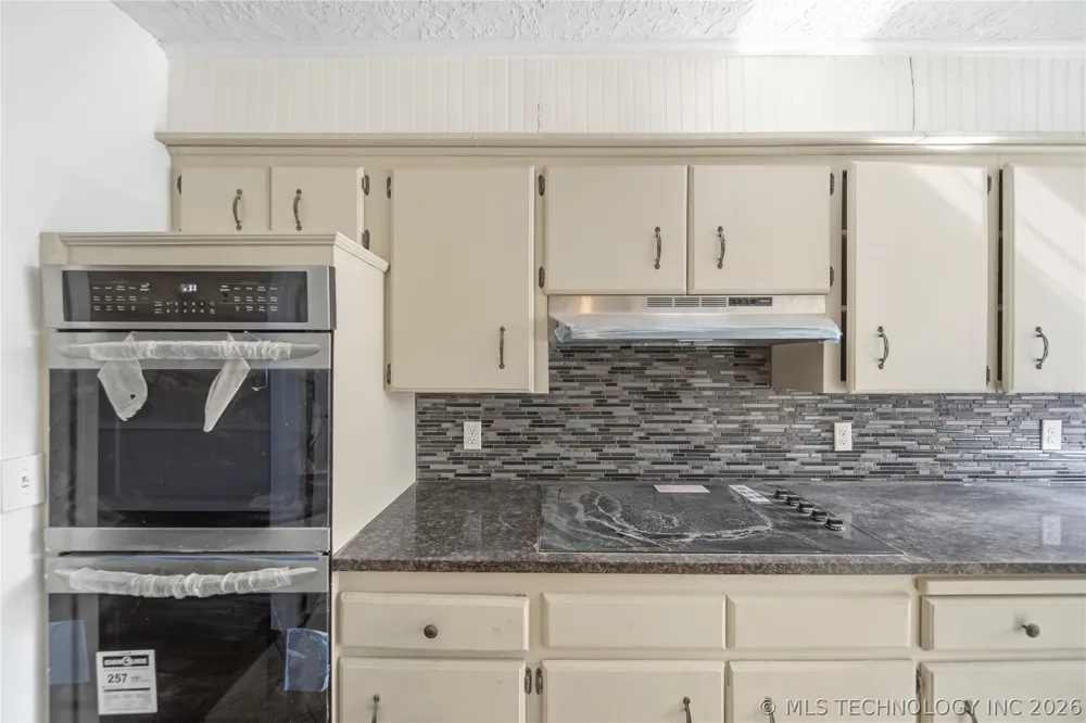 3928 E 60th Place Tulsa, OK 74135