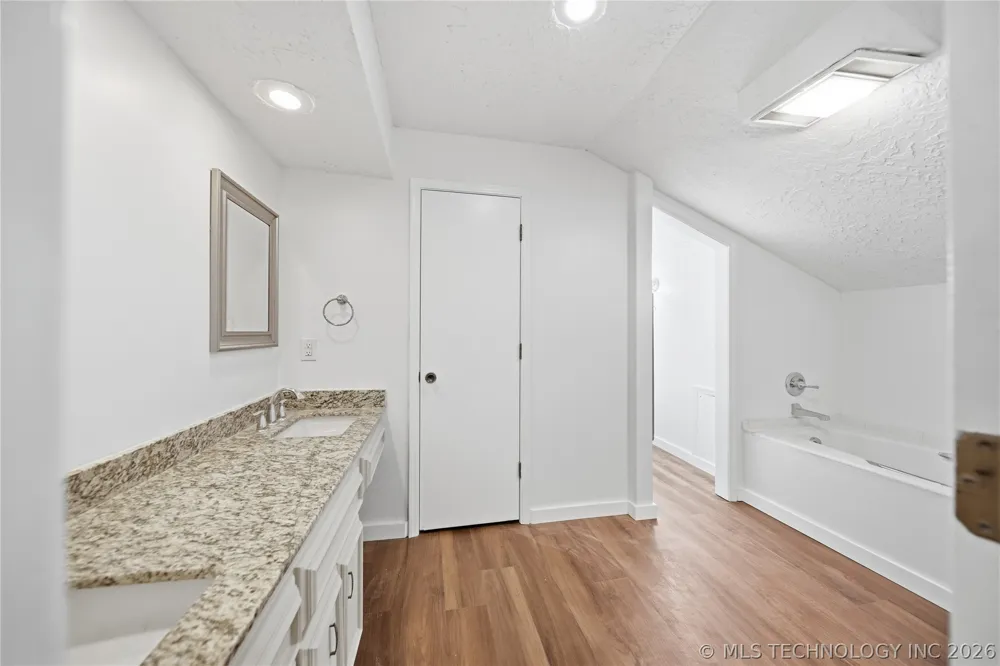 3928 E 60th Place Tulsa, OK 74135