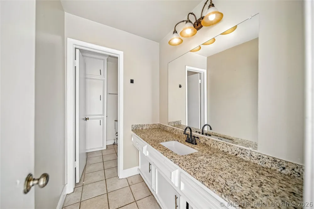 3928 E 60th Place Tulsa, OK 74135