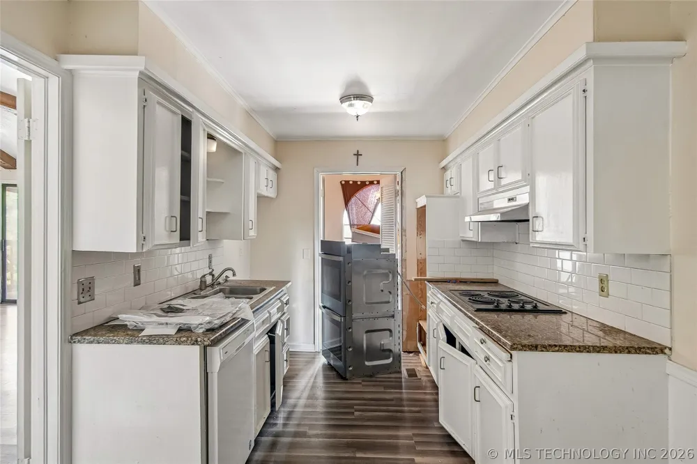 3928 E 60th Place Tulsa, OK 74135